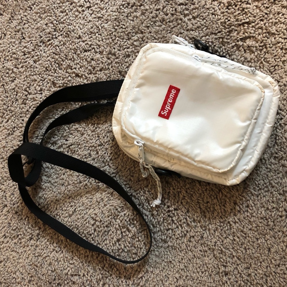 SUPREME classic logo white crossbody shoulder bag